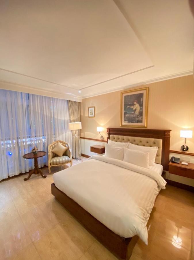Central Hotel & Residences Swimming Pool Cidade de Ho Chi Minh Exterior foto